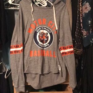 PINK Detroit Tigers sweatshirt size L